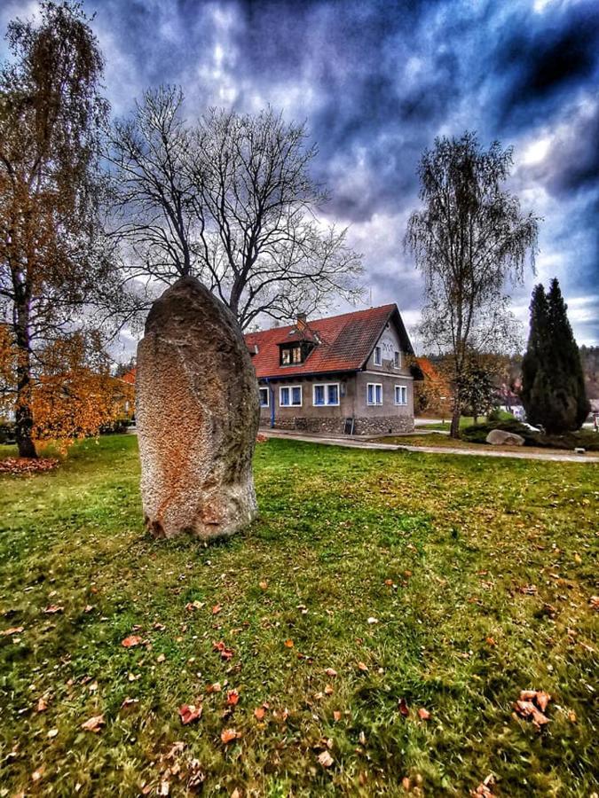 Penzion Landstejnsky Dvur สลาโวนิเซ ภายนอก รูปภาพ